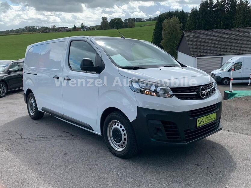 Opel Vivaro 4.928 km 22.895 € Halver 58553