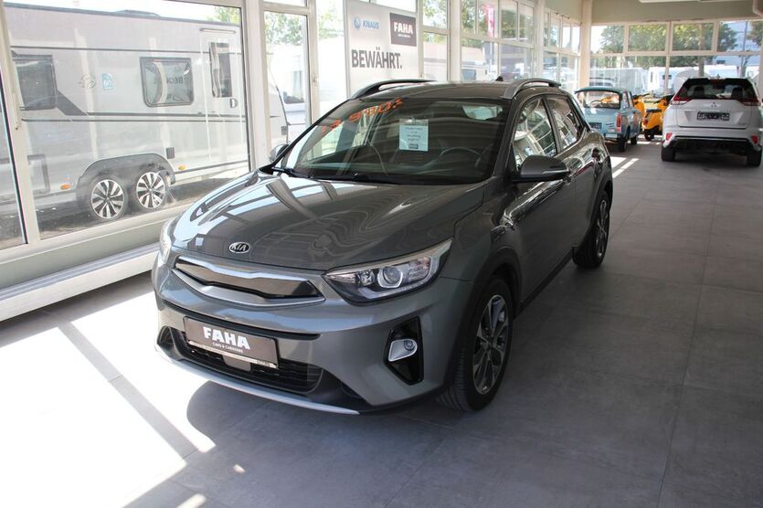 Kia Stonic 46.682 km 13.990 € Mühlhausen 99974