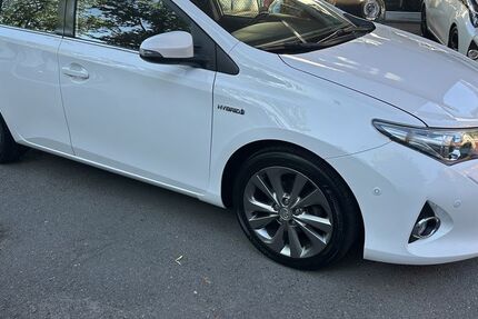 Toyota Auris 179.430 km 9.990 &euro; Berlin 12249