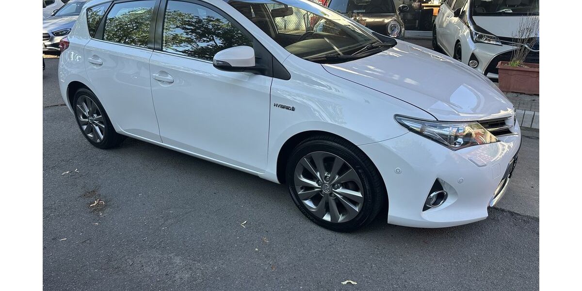 Toyota Auris 179.430 km 9.990 &euro; Berlin 12249