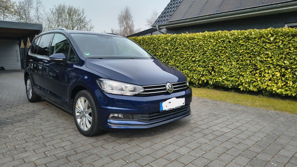 VW Touran 99.980 km 17.490 &euro; Uplengen 26670