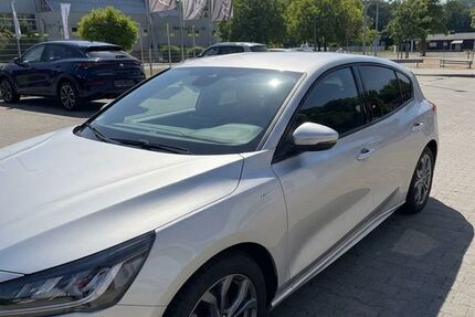 Ford Focus 43.000 km 22.599 &euro; Wöllstein 55597