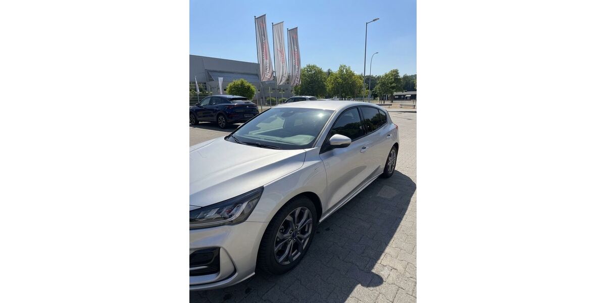Ford Focus 43.000 km 22.599 &euro; Wöllstein 55597