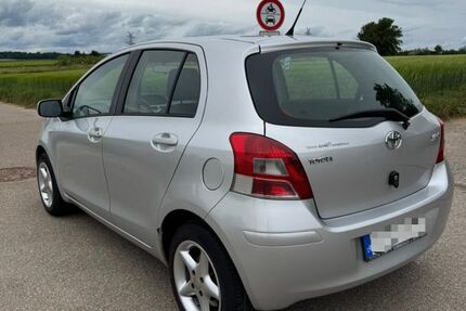 Toyota Yaris 176.980 km 4.100 &euro; Neckarsulm 74172
