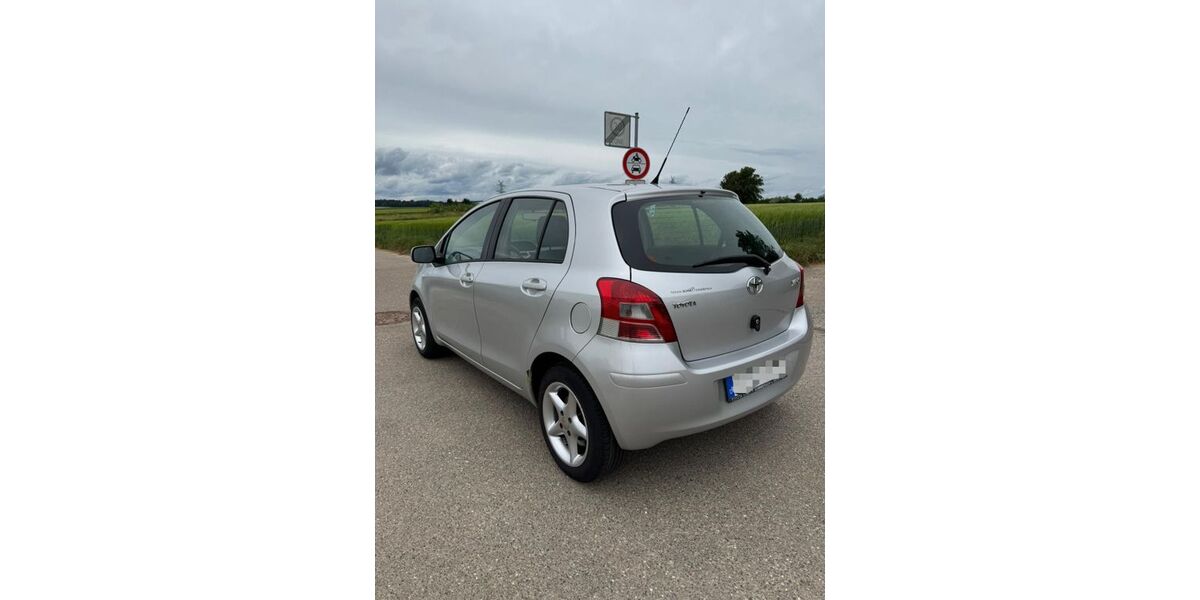 Toyota Yaris 176.980 km 4.100 &euro; Neckarsulm 74172