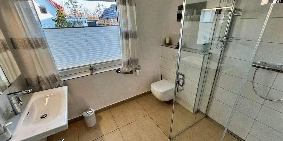 Einfamilienhaus Isernhagen Altwarmbüchen - 5 Zimmer, 192 m&sup2;, 599.000&euro; | Angebot:25372252