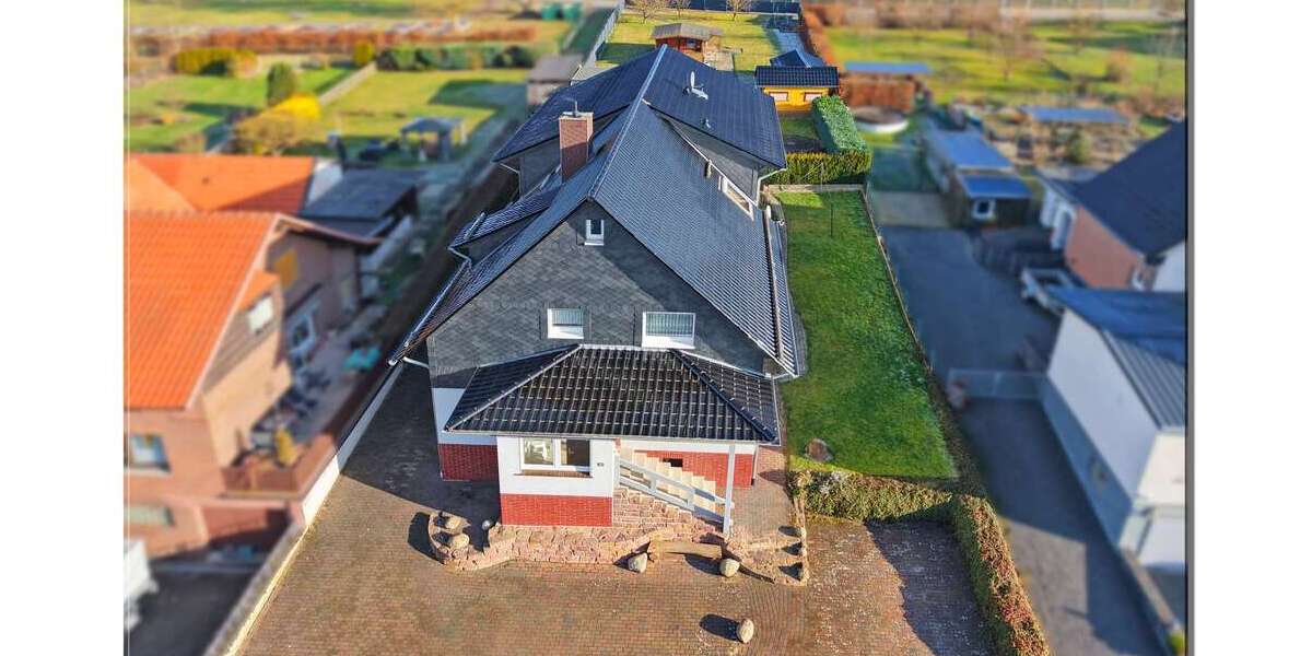 Einfamilienhaus Hofgeismar / Hombressen Hombressen - 9 Zimmer, 245 m&sup2;, 330.000&euro; | Angebot:25807881
