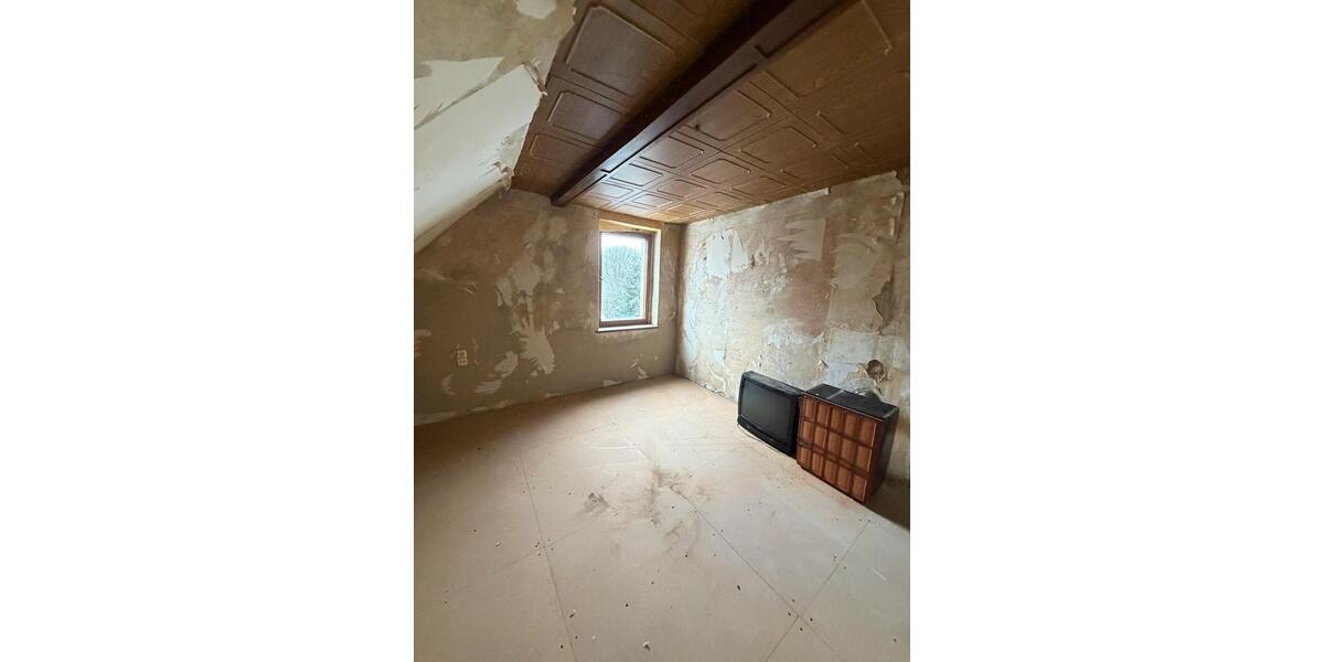 Einfamilienhaus Rositz - 8 Zimmer, 140 m&sup2;, 500&euro; | Angebot:24812820