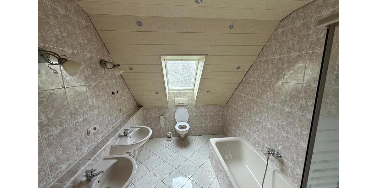 Mehrfamilienhaus, Wohnhaus Gebsattel - 7 Zimmer, 180 m&sup2;, 499.999&euro; | Angebot:26631662