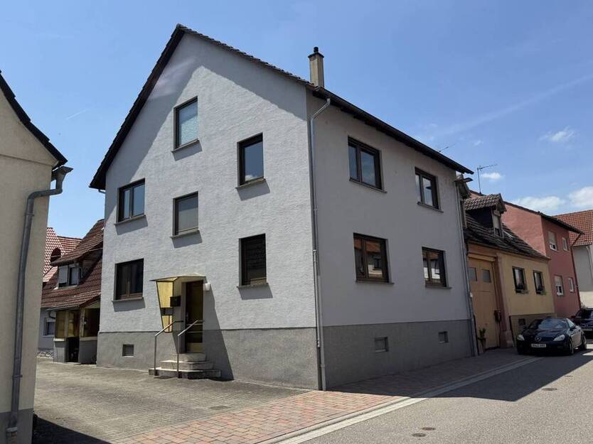 Gepflegtes Vorderhaus mit traumhafter Scheune, gr. Hof, Keller, Garage + zusätzl. Gartengrundstück