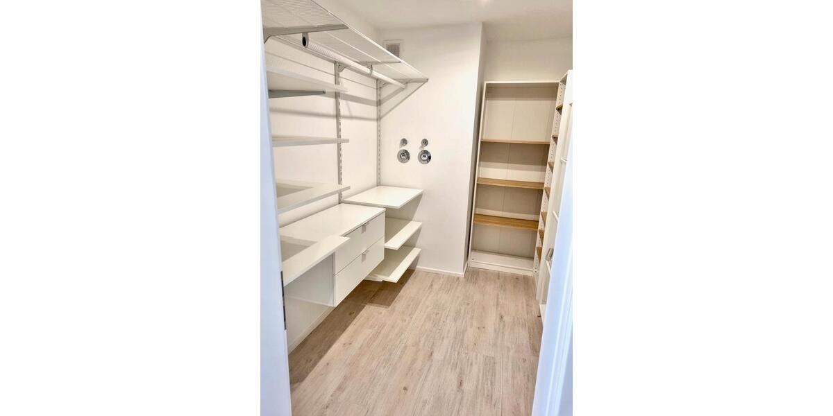 Hochparterre Leonberg - 2.5 Zimmer, 70 m&sup2;, 1.250&euro; | Angebot:26681904