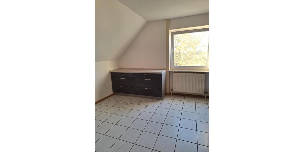 Dachgeschoßwohnung Wörrstadt - 2.5 Zimmer, 85 m&sup2;, 850&euro; | Angebot:26649221