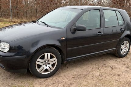 VW Golf 256.000 km 1.499 &euro; Hattstedt 25856
