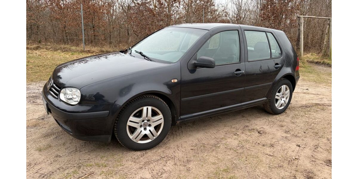 VW Golf 256.000 km 1.499 &euro; Hattstedt 25856