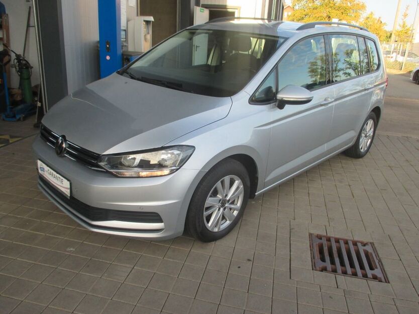 VW Touran 62.000 km 24.590 € Dombühl 91601