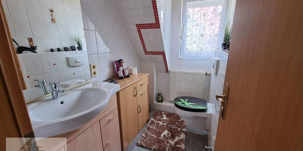 Mehrfamilienhaus, Wohnhaus Obersulm Willsbach - 7 Zimmer, 144 m&sup2;, 449.000&euro; | Angebot:25691749