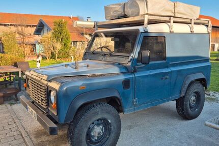 Land Rover Defender 300.000 km 15.900 € Siegsdorf 83313