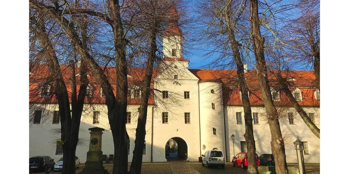 NEU - frisch renovierte 3 Zimmer mit Balkon und Einbauküche! Flexibel ab 6 Monate zu vermieten. - Appartement Annaburg | Angebot:17600958