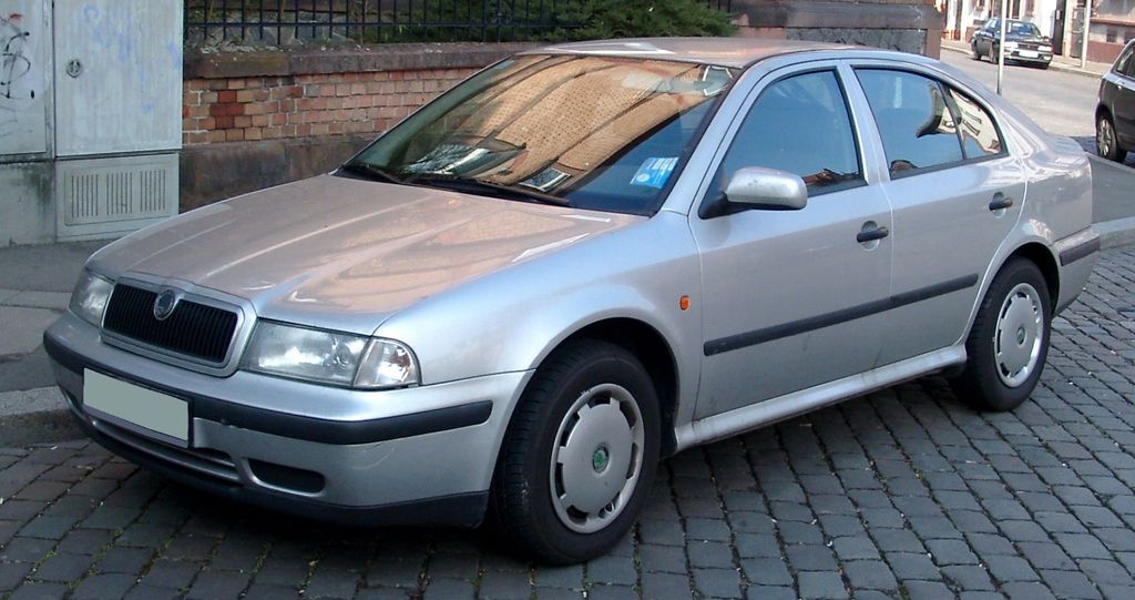 Skoda Octavia 119.000 km 800 &euro; Borna 04552