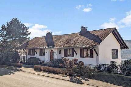 Haus Bad Laasphe - 7 Zimmer, 183 m&sup2;, 286.000&euro; | Angebot:25400587