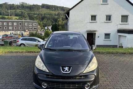 Peugeot 207 270.000 km 1.050 &euro; Gummersbch 51645