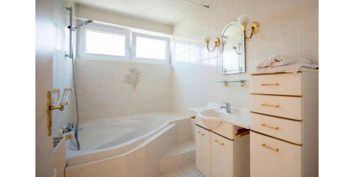 Etagenwohnung Tauberbischofsheim - 3 Zimmer, 90 m&sup2;, 800&euro; | Angebot:26258569
