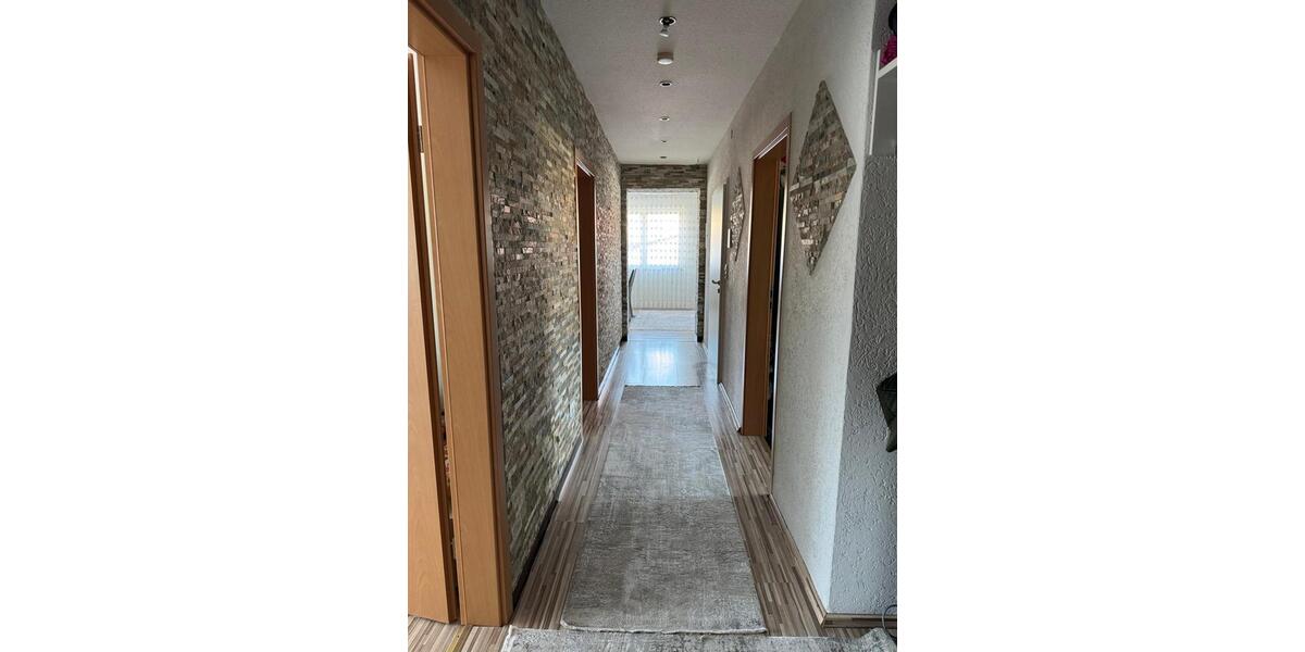 Gut geschnittene 5-Zimmerwohnung für Familien mit GartenGarage 5 zimmer