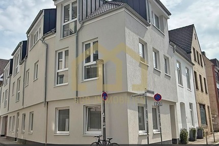 Vollsaniertes Mehrfamilienhaus 2026 mit 8 WE. Wärmepumpe + PV-Anlage in Top Lage zum Faktor 17,8 - Haus Bremen Neustadt | Angebot:27107842