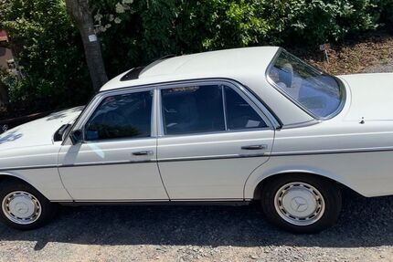 Mercedes-Benz E 230 72.000 km 17.500 &euro; Raunheim 65479