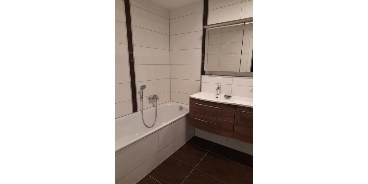 Erdgeschoßwohnung Heßdorf - 3 Zimmer, 120 m&sup2;, 1.290&euro; | Angebot:26396884