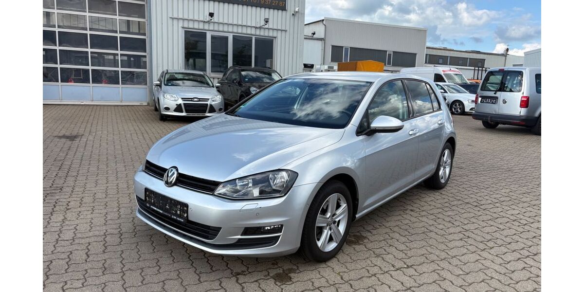 VW Golf 99.000 km 8.980 &euro; Salzgitter 38229