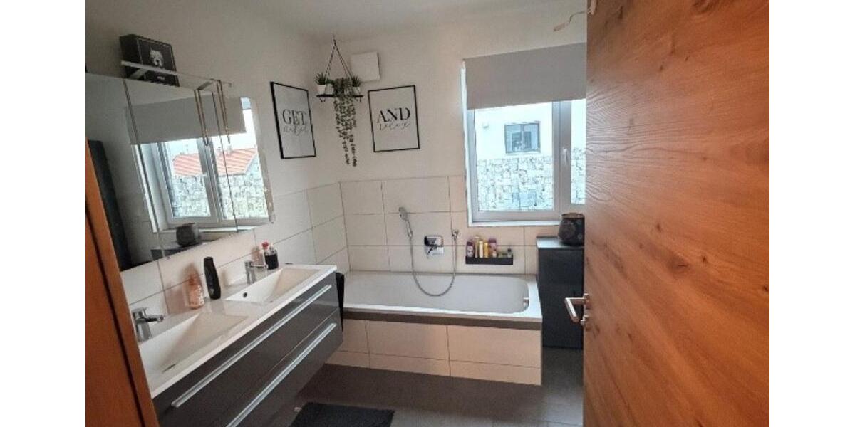 Doppelhaushälfte Osterhofen - 5 Zimmer, 155 m&sup2;, 1.350&euro; | Angebot:24307090