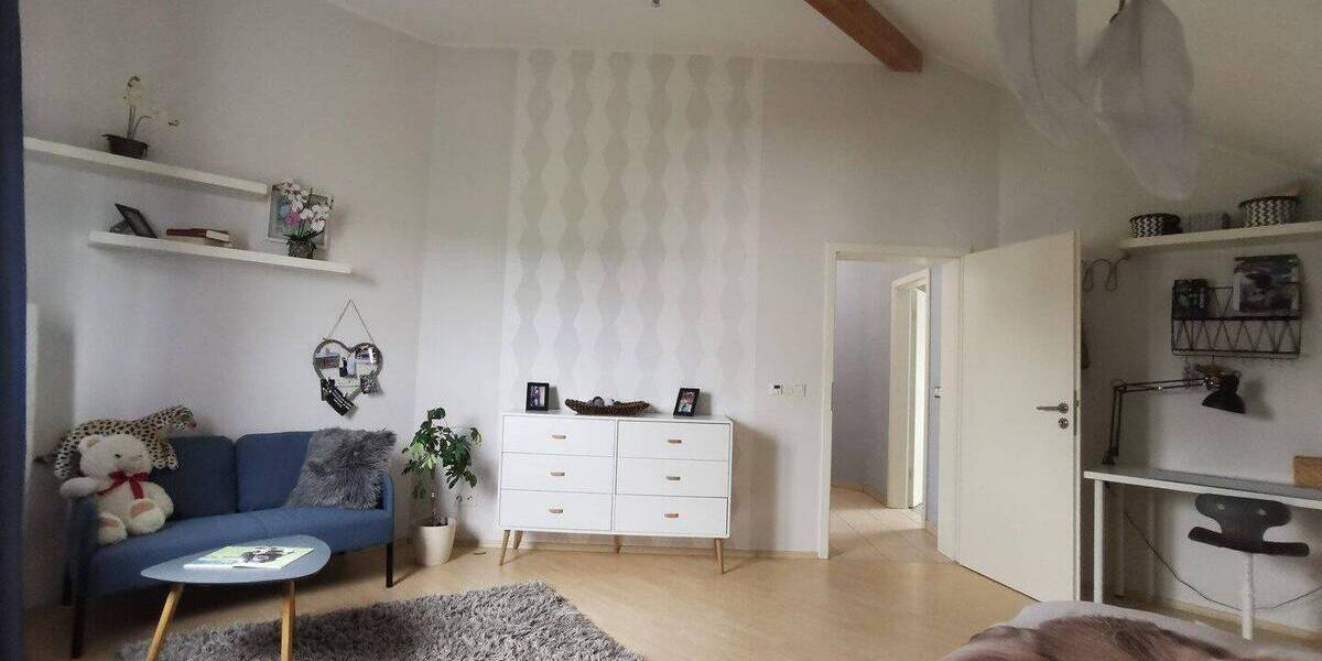 Einfamilienhaus Gilzem - 7 Zimmer, 240 m&sup2;, 650.000&euro; | Angebot:26903813