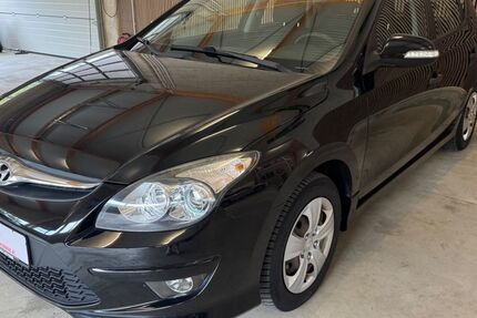 Hyundai i30 183.000 km 2.699 € Horhausen 56593