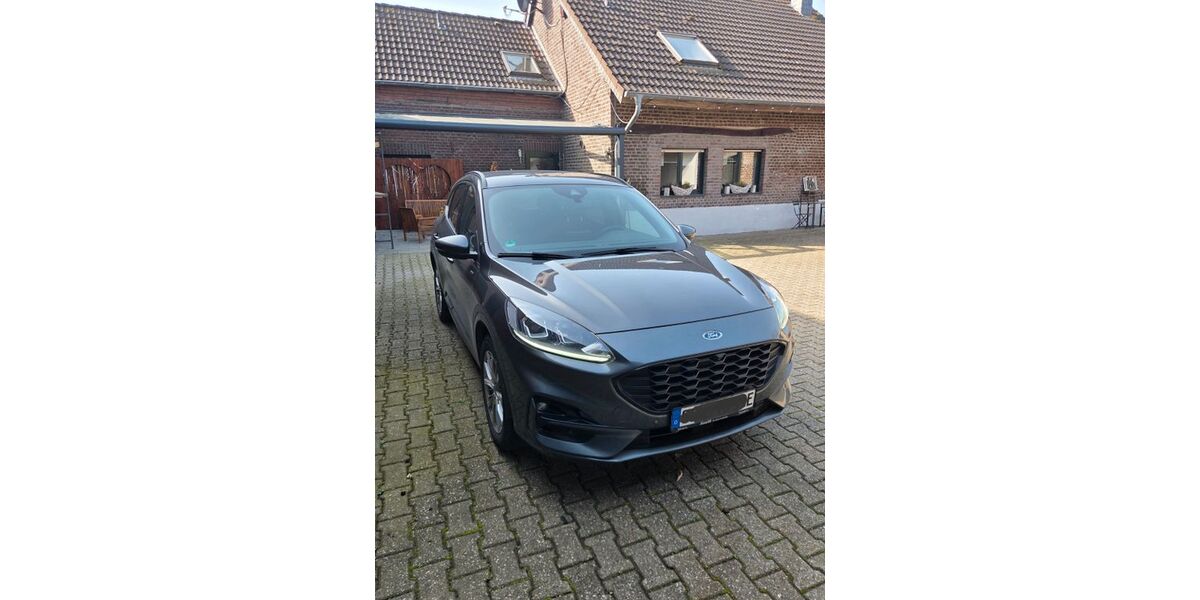 Ford Kuga 82.000 km 17.700 &euro; Kerken 47647