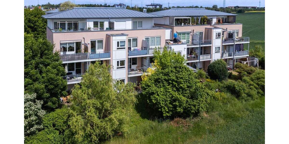 RUHIG WOHNEN, STADTNAH LEBEN Reihenhaus mit Garten, Dachterrasse und TG-Stellplatz 4 zimmer