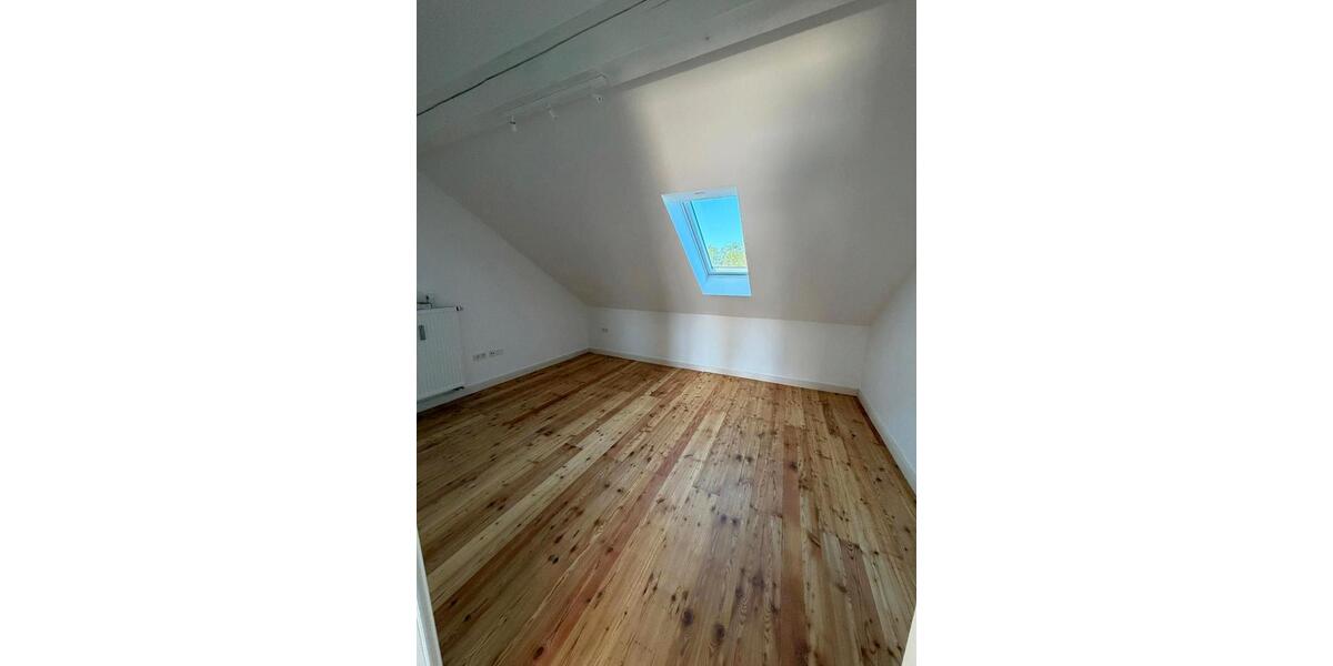 Dachgeschoßwohnung Hutthurm - 2.5 Zimmer, 85 m&sup2;, 740&euro; | Angebot:26378743