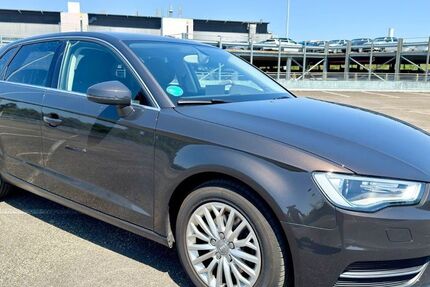 Audi A3 105.000 km 11.900 &euro; Rüsselsheim am Main-Königstädten 65428