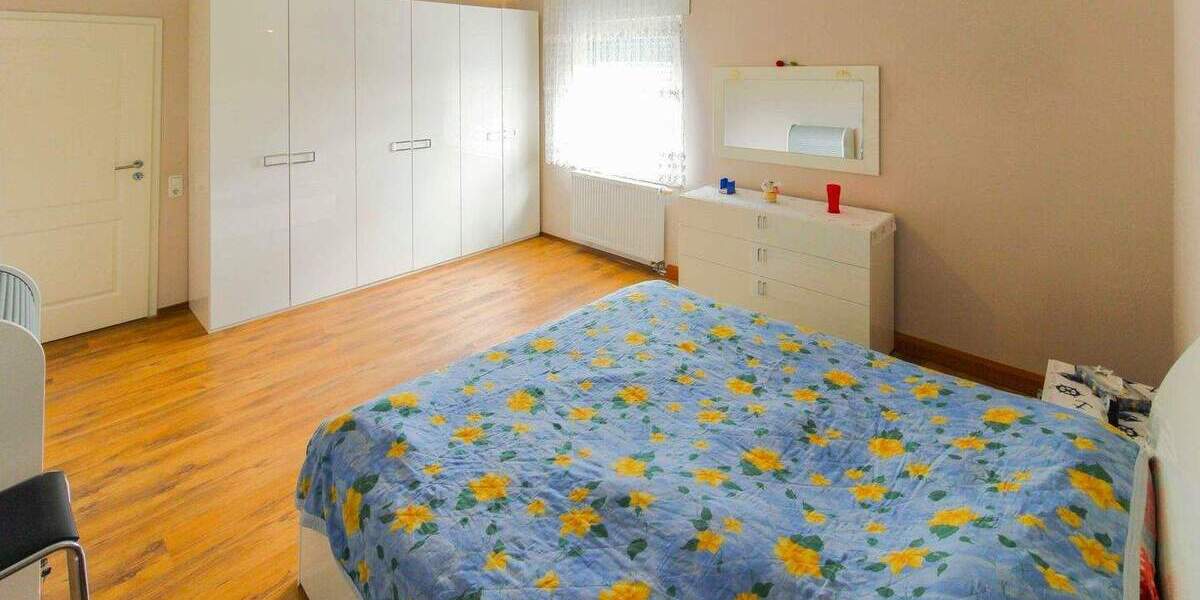 Reihenmittelhaus Heinsberg Oberbruch - 6 Zimmer, 172 m&sup2;, 280.000&euro; | Angebot:25472682