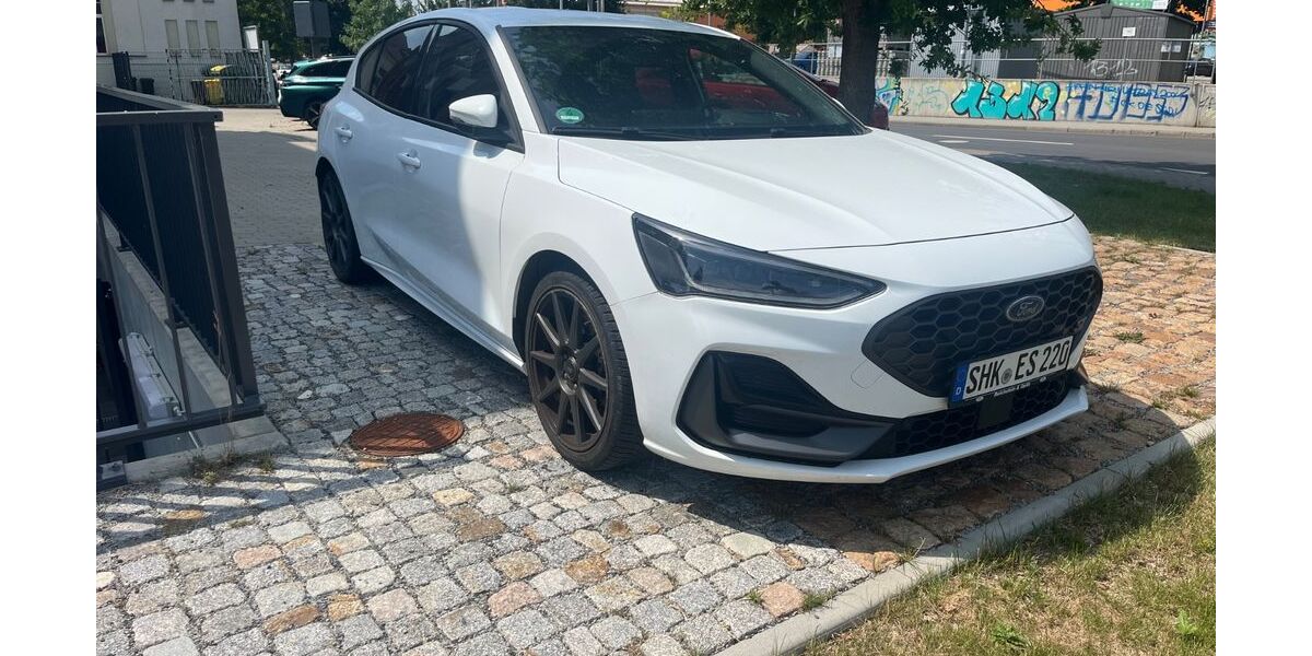 Ford Focus 47.700 km 27.490 &euro; Jena 07749