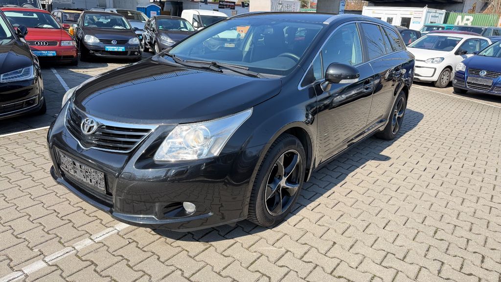 Toyota Avensis 173.922 km 6.700 &euro; München OT Trudering-Riem 81825
