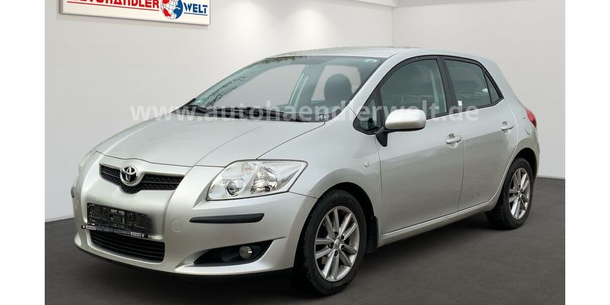 Toyota Auris 140.374 km 2.999 &euro; Brehna 06796