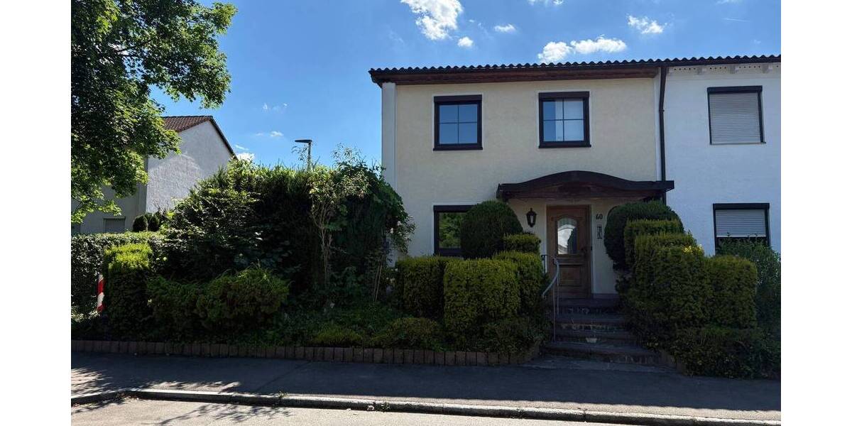 Zentral Wohnen mit Garten und Stellplatz 4 zimmer