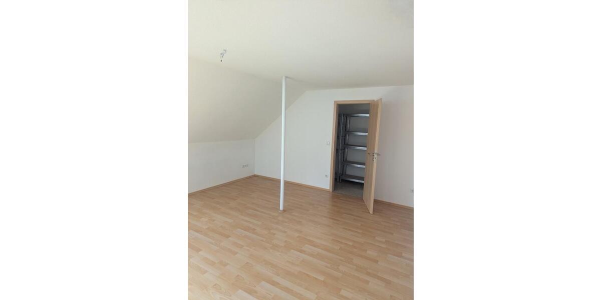 Dachgeschoßwohnung Weißenburg in Bayern - 3 Zimmer, 65 m&sup2;, 520&euro; | Angebot:26287013