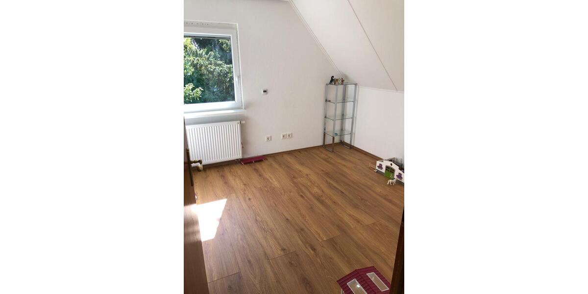 Einfamilienhaus Düsseldorf Stadtbezirk 5 - 6 Zimmer, 250 m&sup2;, 2.800&euro; | Angebot:24851125