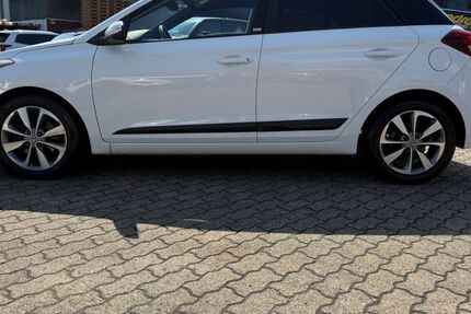 Hyundai i20 184.569 km 5.599 &euro; Hanau 63452