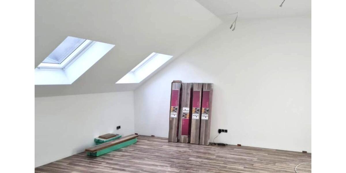 Stilvolle 2-Zi-Dachgeschoss-Wohnung,Balkon,Tiefenbach (Östringen) 2 zimmer