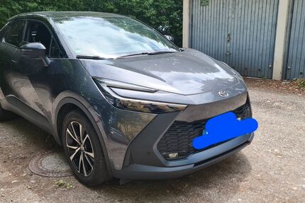 Toyota C-HR 28.000 km 27.900 &euro; München 81671