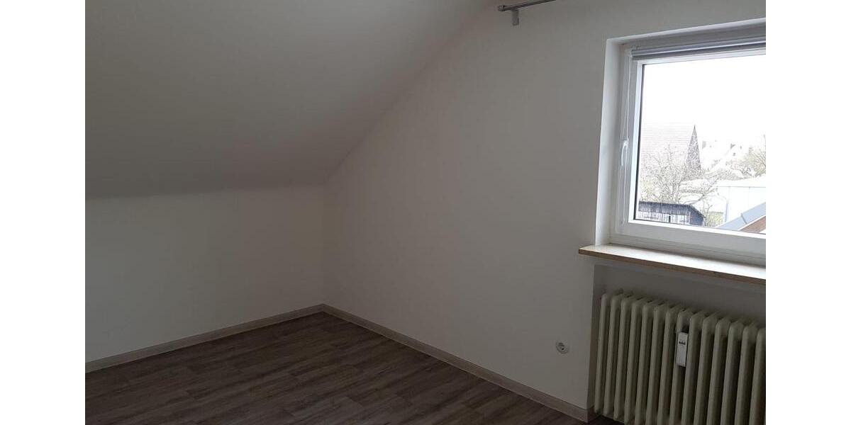 Dachgeschoßwohnung Schwarzenbruck - 3 Zimmer, 64 m&sup2;, 450&euro; | Angebot:25298372