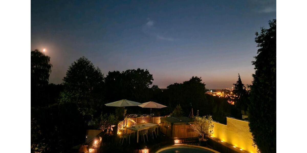 Villa Friedberg - 9 Zimmer, 350 m&sup2;, 8.750&euro; | Angebot:26383341